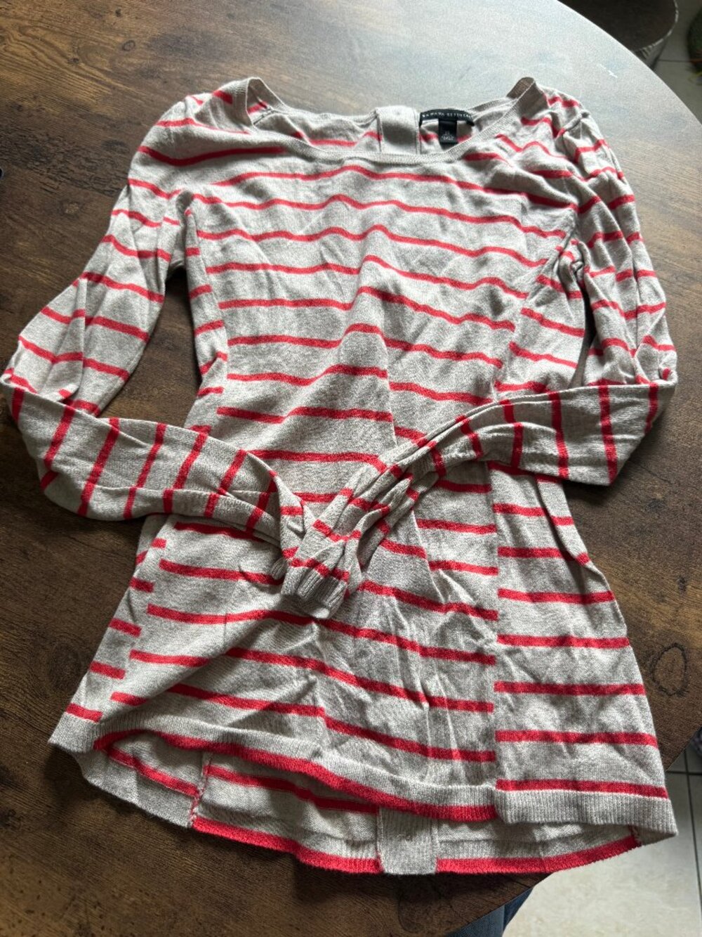 banana republic beige & red striped full buttonback lightweight knit sweater 🍓